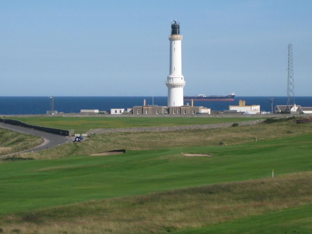Aberdeen Lighthouse Cottages - Coastal, Dolphins מראה חיצוני תמונה