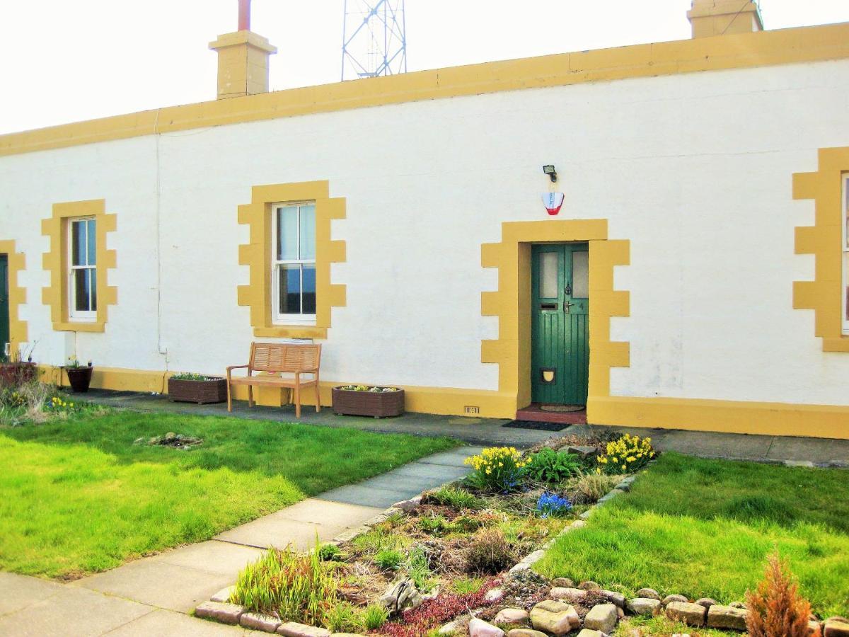 Aberdeen Lighthouse Cottages - Coastal, Dolphins מראה חיצוני תמונה