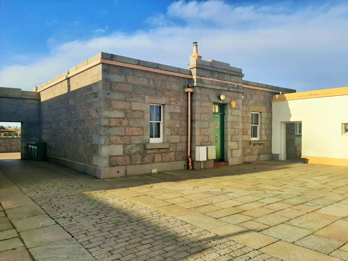 Aberdeen Lighthouse Cottages - Coastal, Dolphins מראה חיצוני תמונה